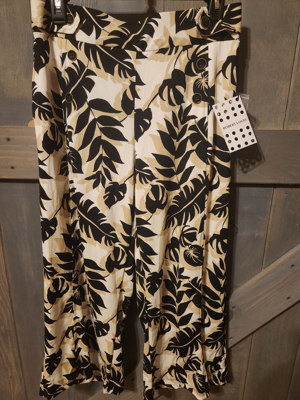 Robert Louis Black and Cream Tropical Leaf Capri